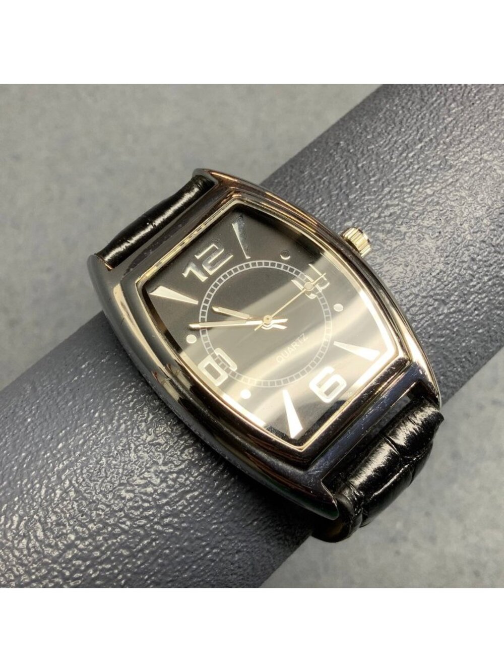 Ladies Quartz Watch 9.5 In Reptile Pleather Band Silver Case Slinky Retro